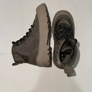 Zara boys hiking boots size 1Y